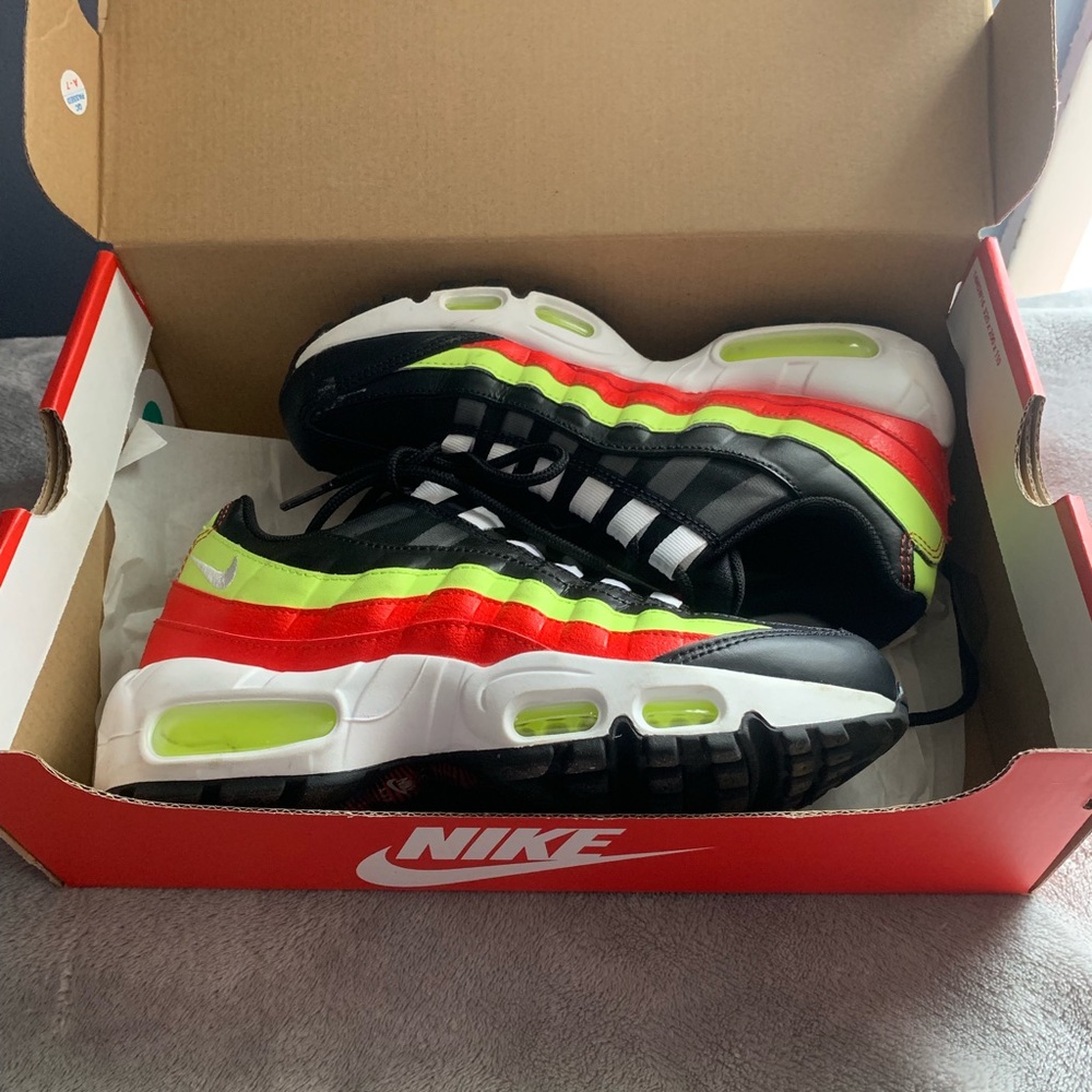 Nike air max’s 95 habanero red volt shoes